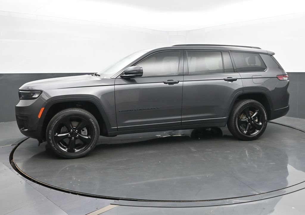 2022 Jeep Grand Cherokee Altitude photo 2