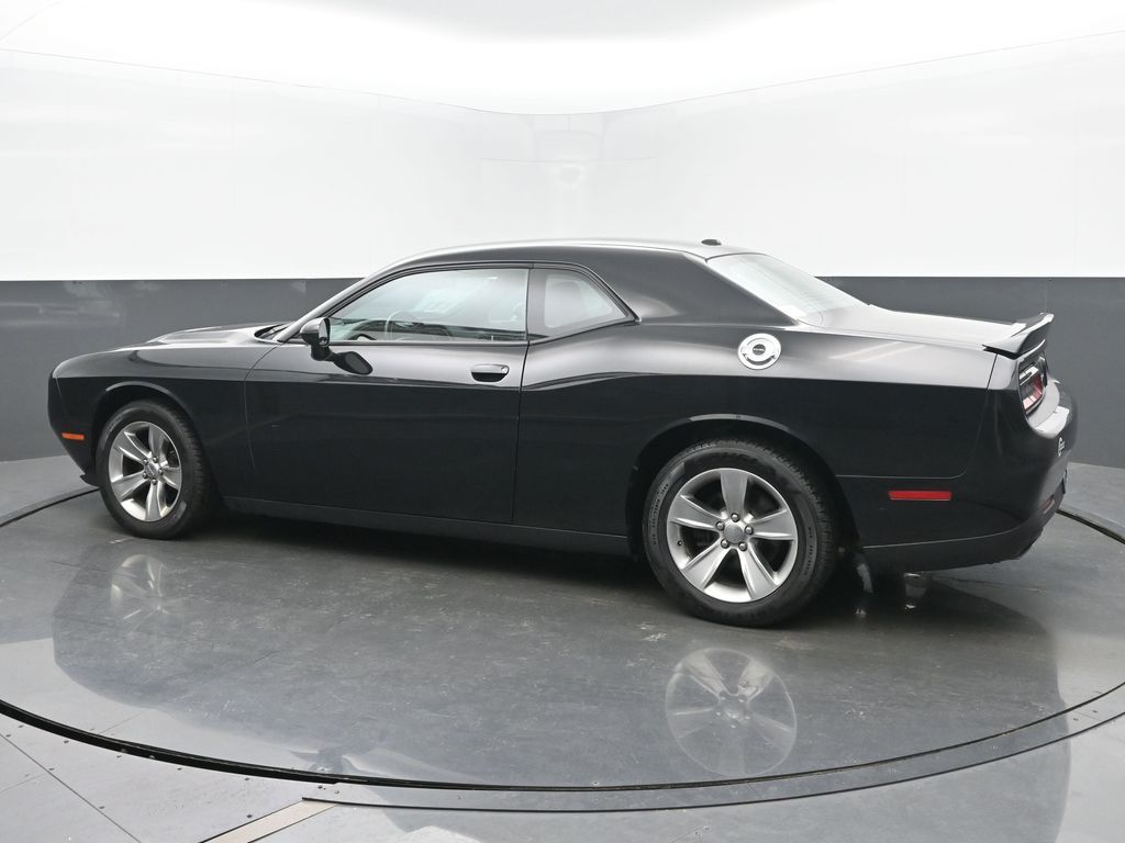 2019 Dodge Challenger SXT photo 3