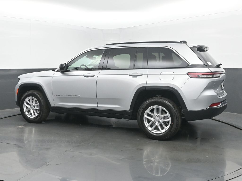 New 2026 Jeep Grand Cherokee Laredo X Sport Utility