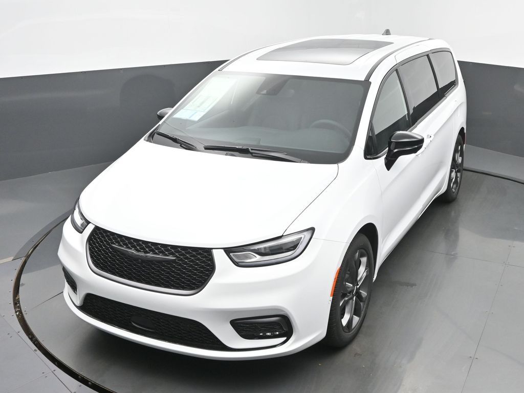2026 Chrysler Pacifica Select - Photo 38
