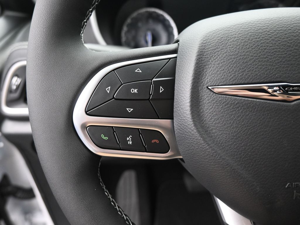 2026 Chrysler Pacifica Select - Photo 31