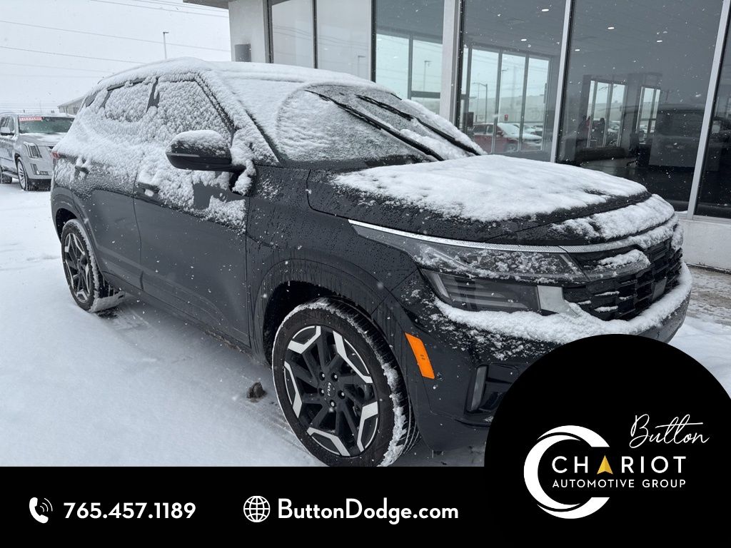 2025 Kia Seltos SX's photo