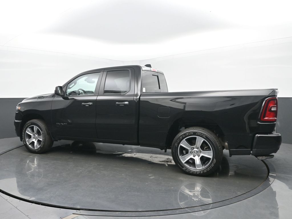 2025 Ram 1500 Tradesman photo 3