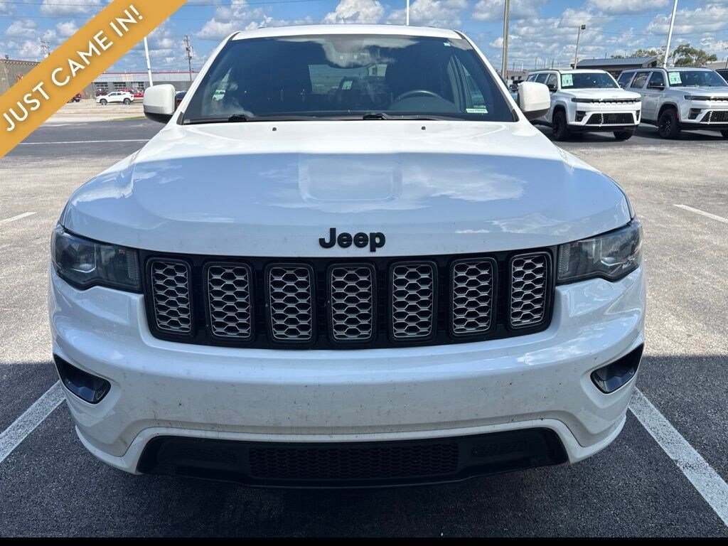 Used 2017 Jeep Grand Cherokee Altitude SUV