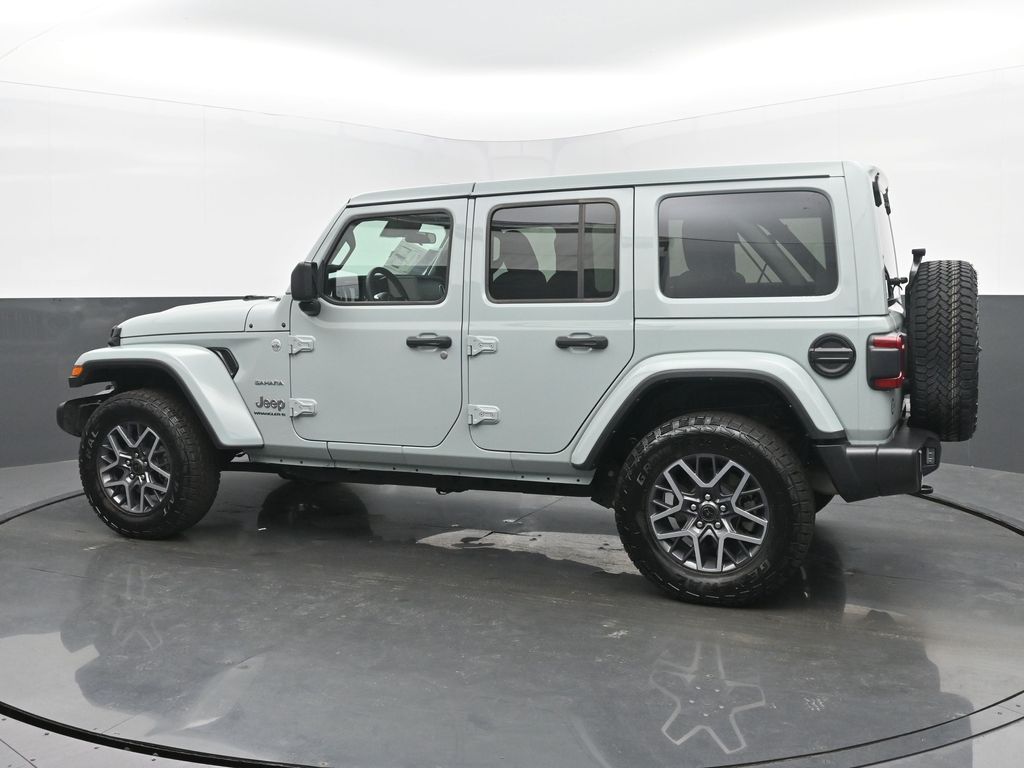 2024 Jeep Wrangler Sahara photo 2