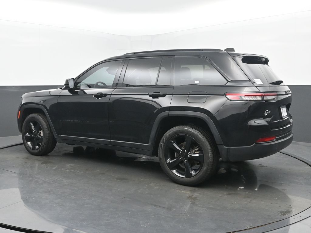 2024 Jeep Grand Cherokee Limited photo 2