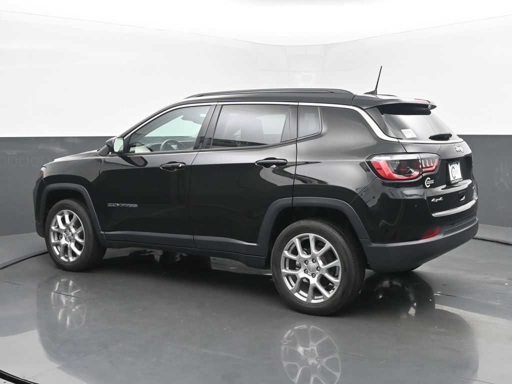 2022 Jeep Compass Latitude Lux Altitude photo 3