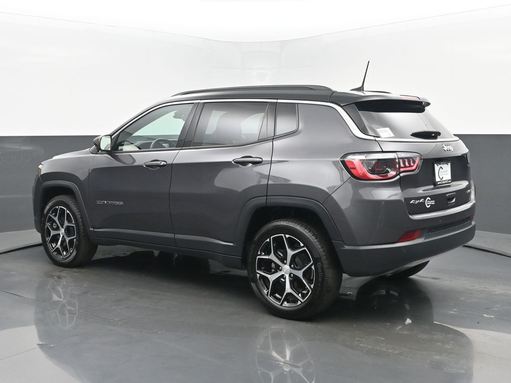 2024 Jeep Compass Limited photo 3
