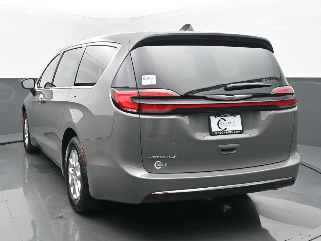 2025 Chrysler Pacifica photo 4