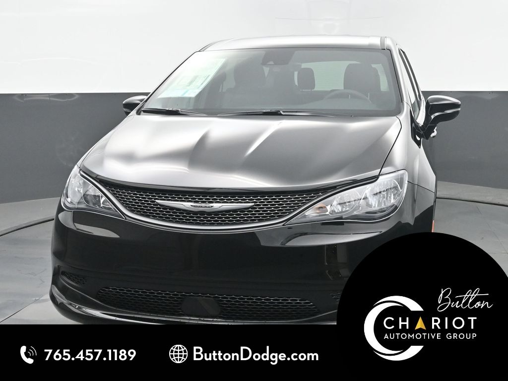 2026 Chrysler Voyager LX's photo