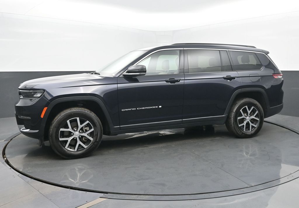 2024 Jeep Grand Cherokee Limited photo 2