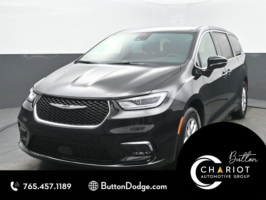 2026 Chrysler Pacifica Select's photo