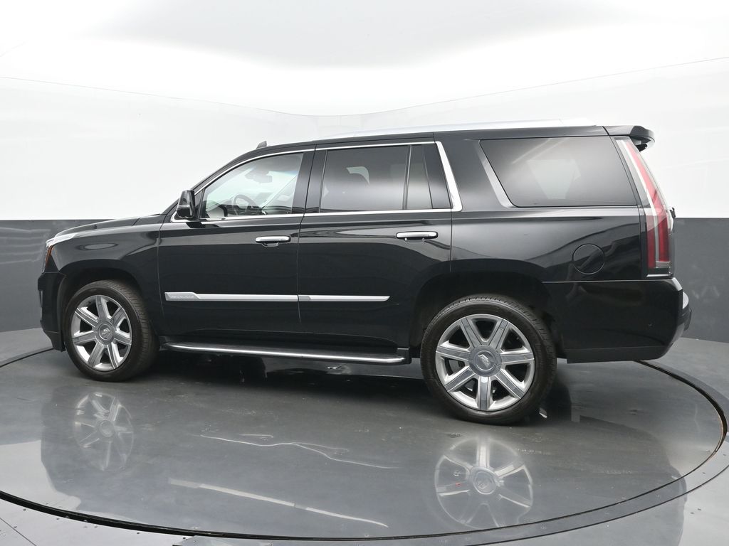 2020 Cadillac Escalade Luxury photo 3