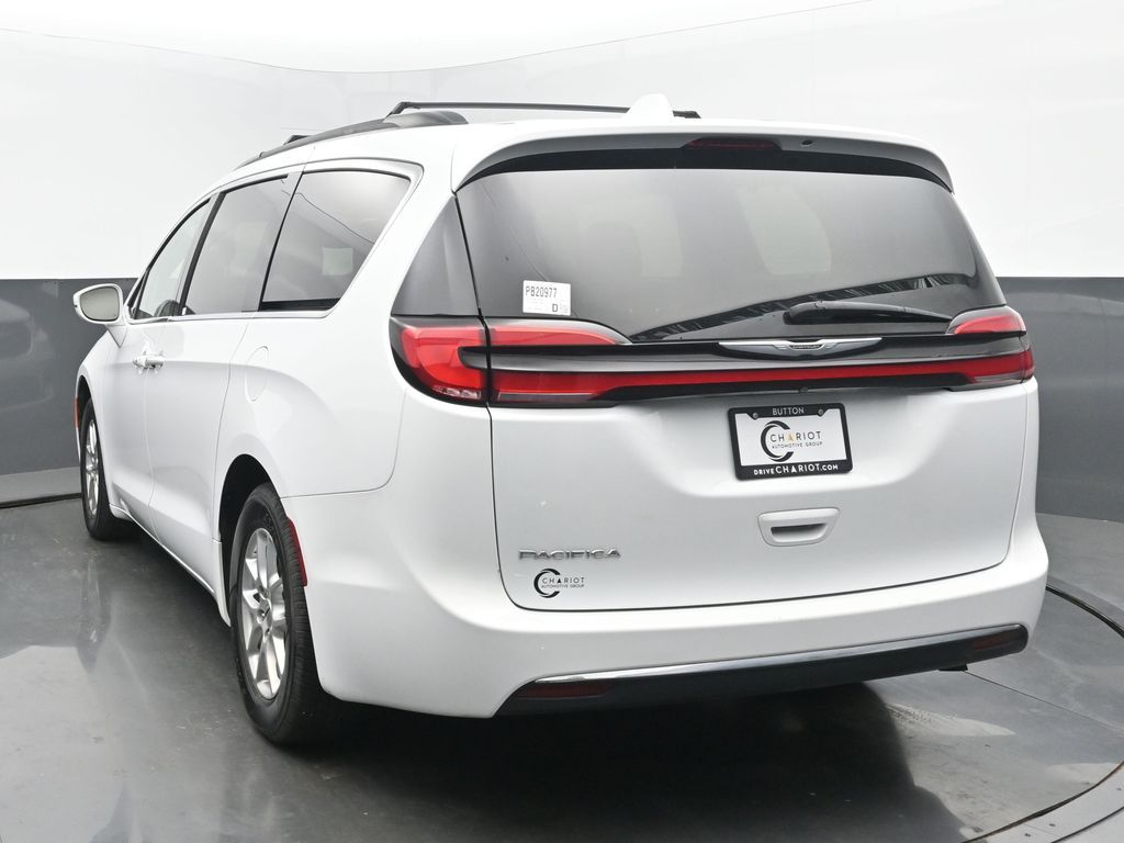 2022 Chrysler Pacifica Touring L photo 4