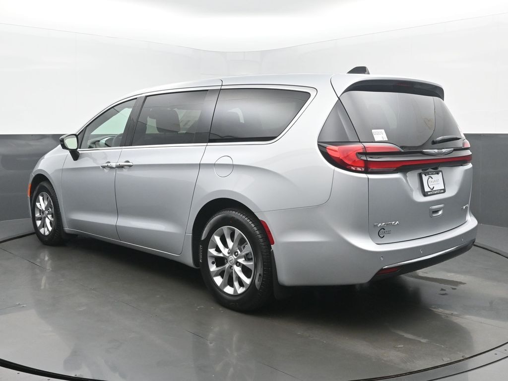 New 2026 Chrysler Pacifica Limited Passenger Van