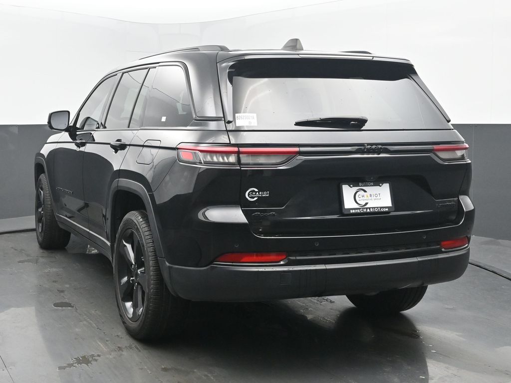 2024 Jeep Grand Cherokee Limited photo 3