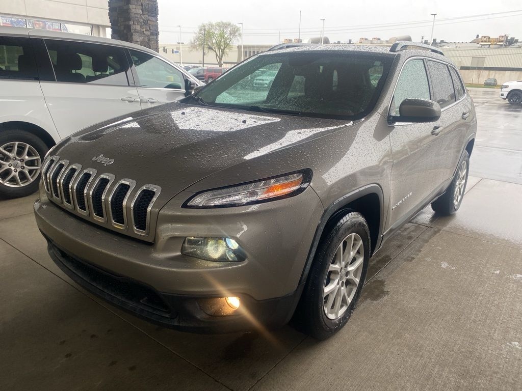 Used 2017 Jeep Cherokee Latitude SUV