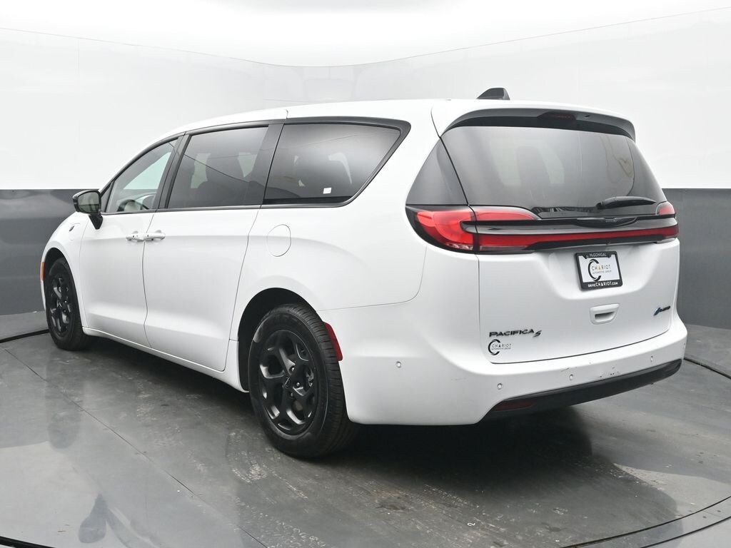 Used 2024 Chrysler Pacifica Hybrid Select Minivan/Van