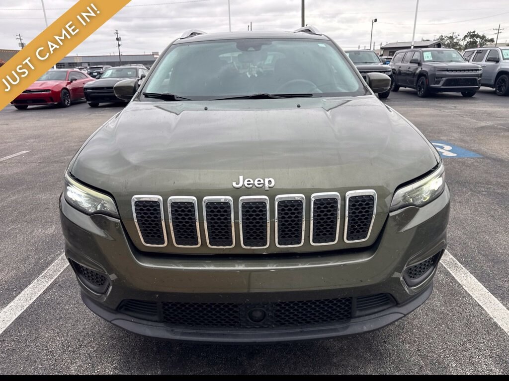 Used 2021 Jeep Cherokee Latitude SUV