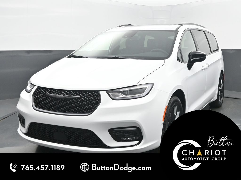 2026 Chrysler Pacifica Limited's photo