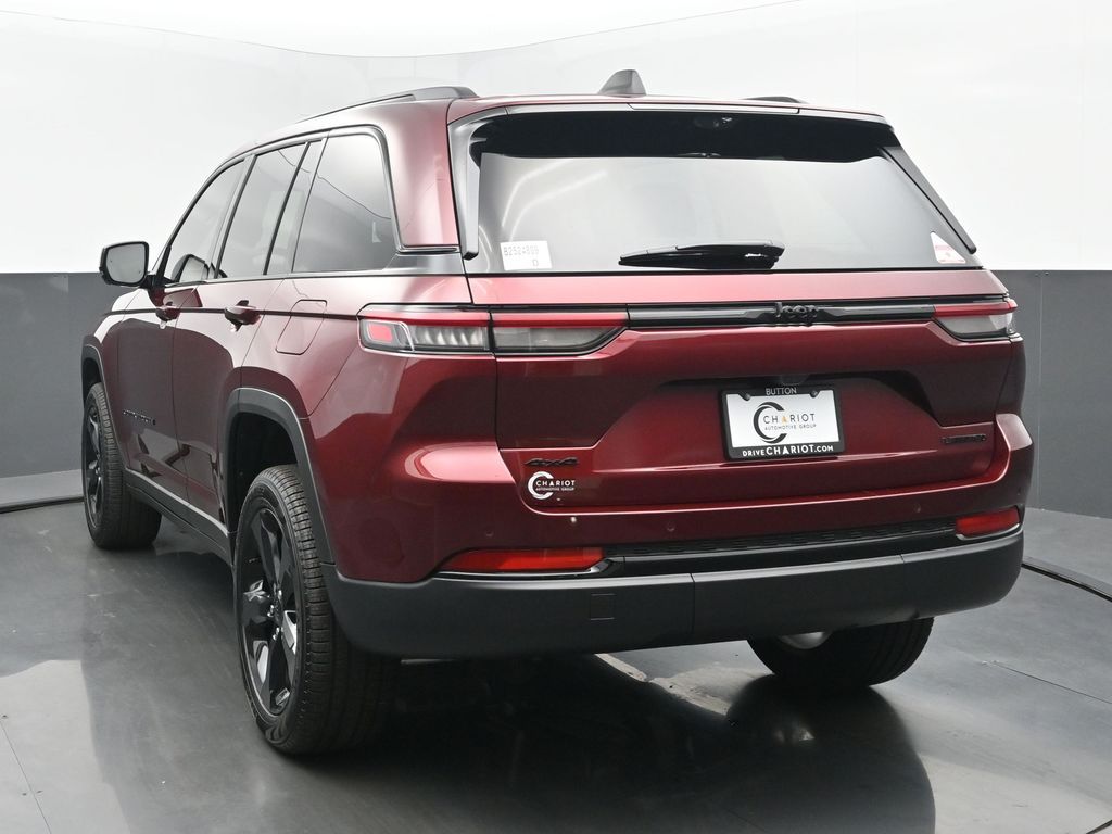 2025 Jeep Grand Cherokee Limited photo 4