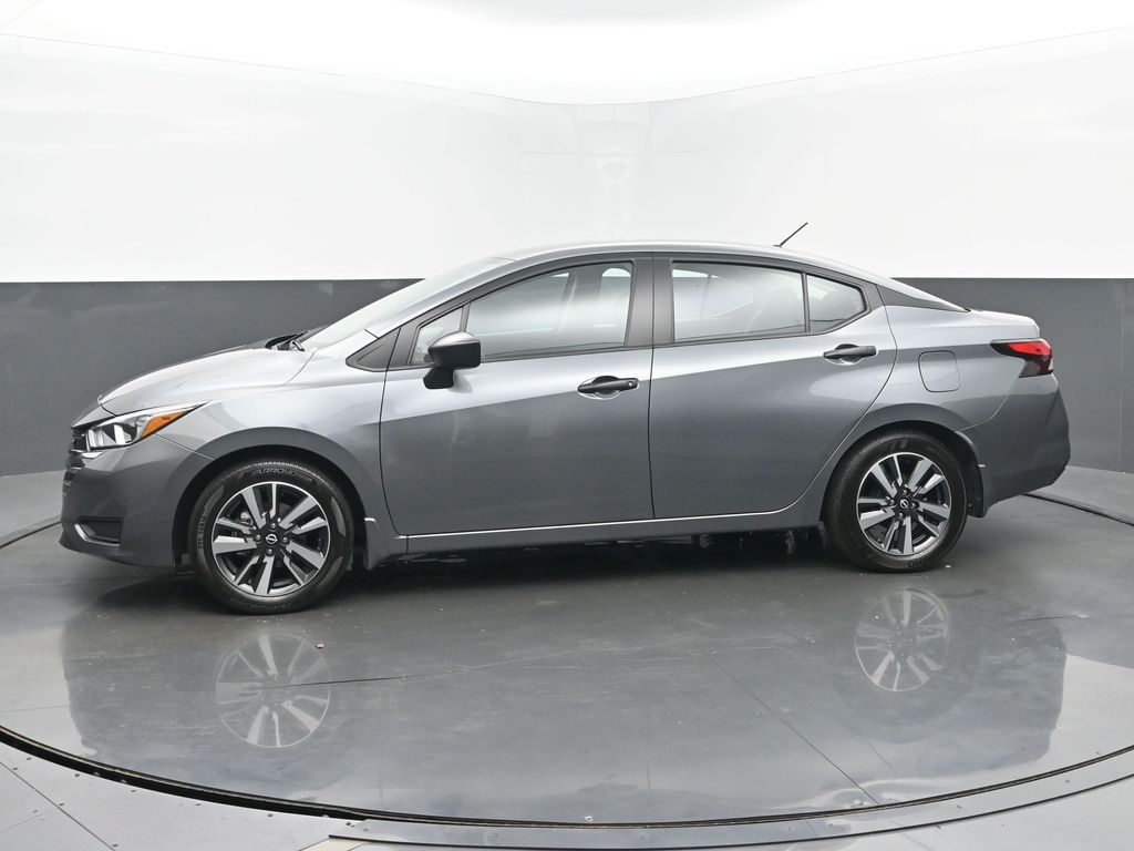 2024 Nissan Versa 1.6 S photo 2
