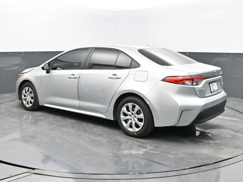 2023 Toyota Corolla LE photo 3