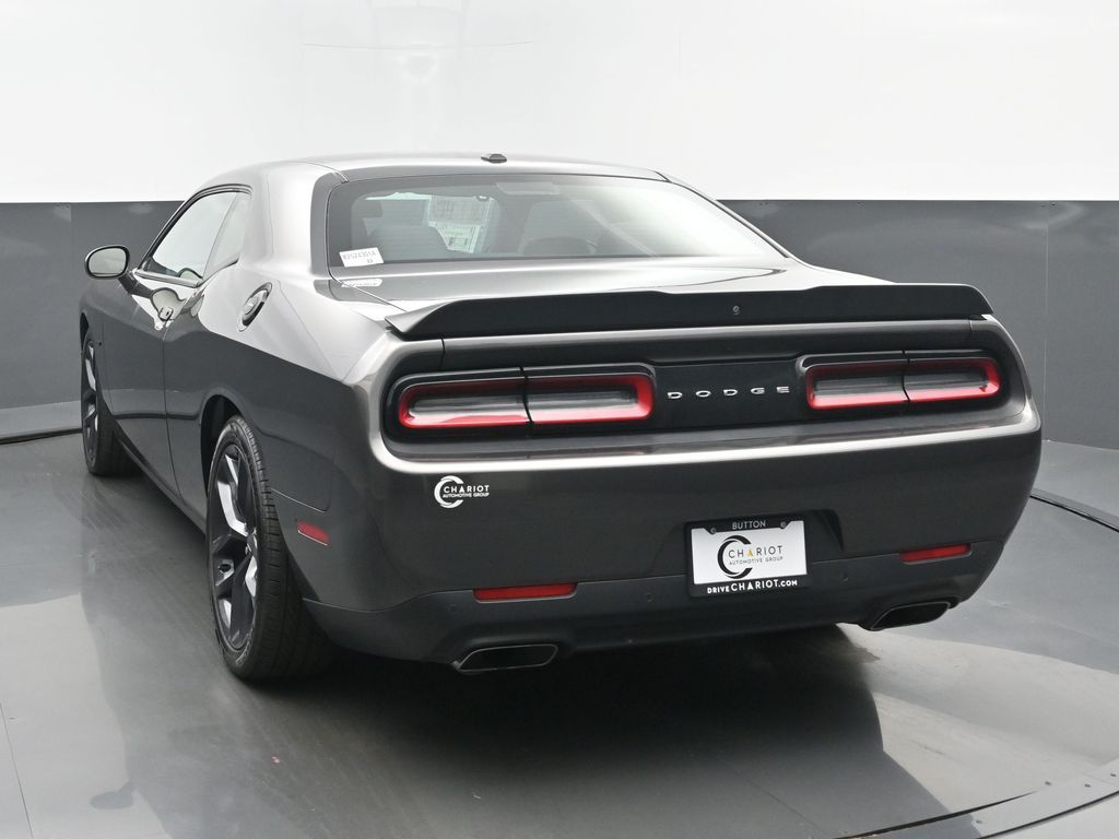 2019 Dodge Challenger R/T photo 4