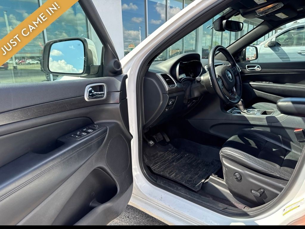 Used 2017 Jeep Grand Cherokee Altitude SUV