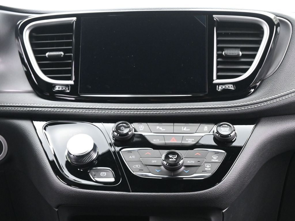 2026 Chrysler Pacifica Select - Photo 26