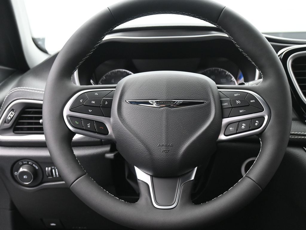 2026 Chrysler Pacifica Select - Photo 28