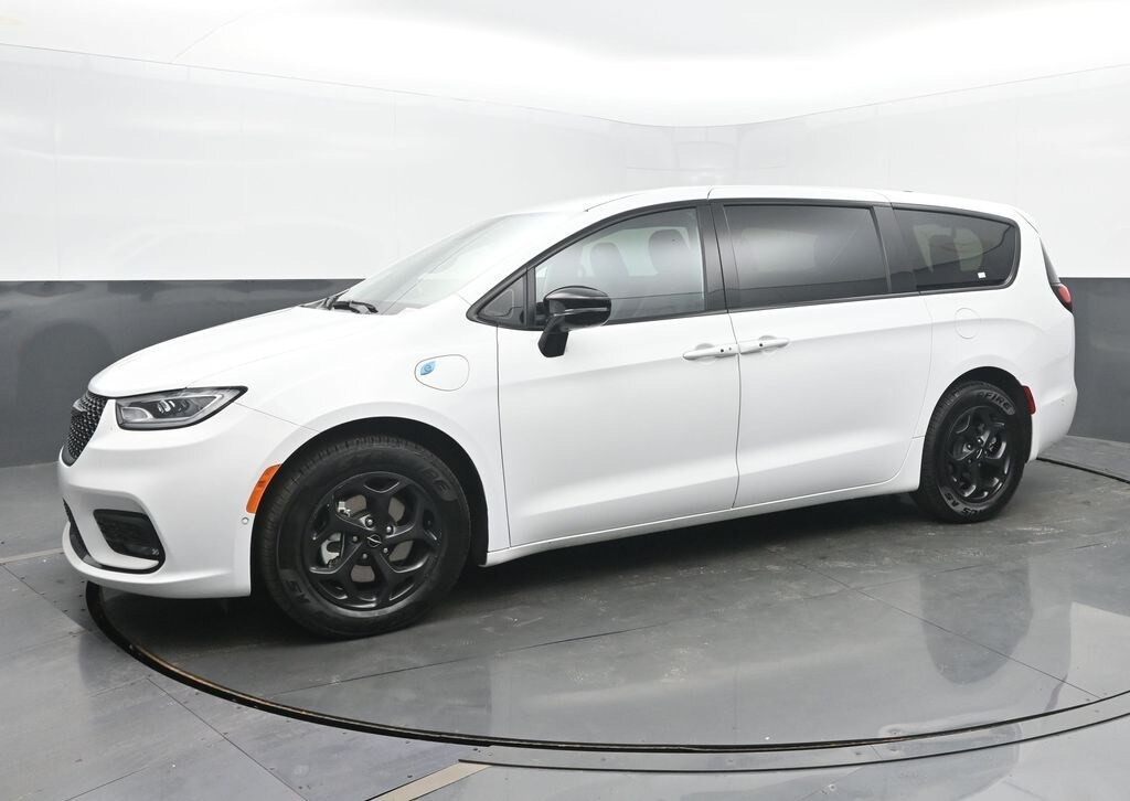 Used 2024 Chrysler Pacifica Hybrid Select Minivan/Van
