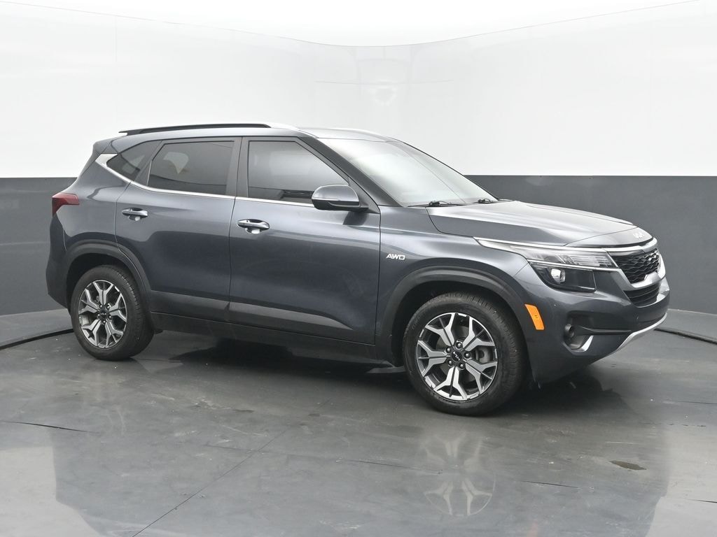 Used 2023 Kia Seltos EX SUV