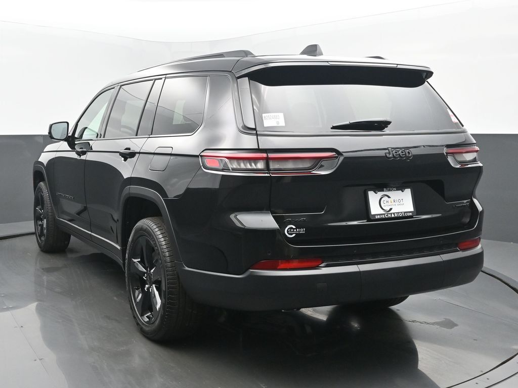 2025 Jeep Grand Cherokee Limited photo 3