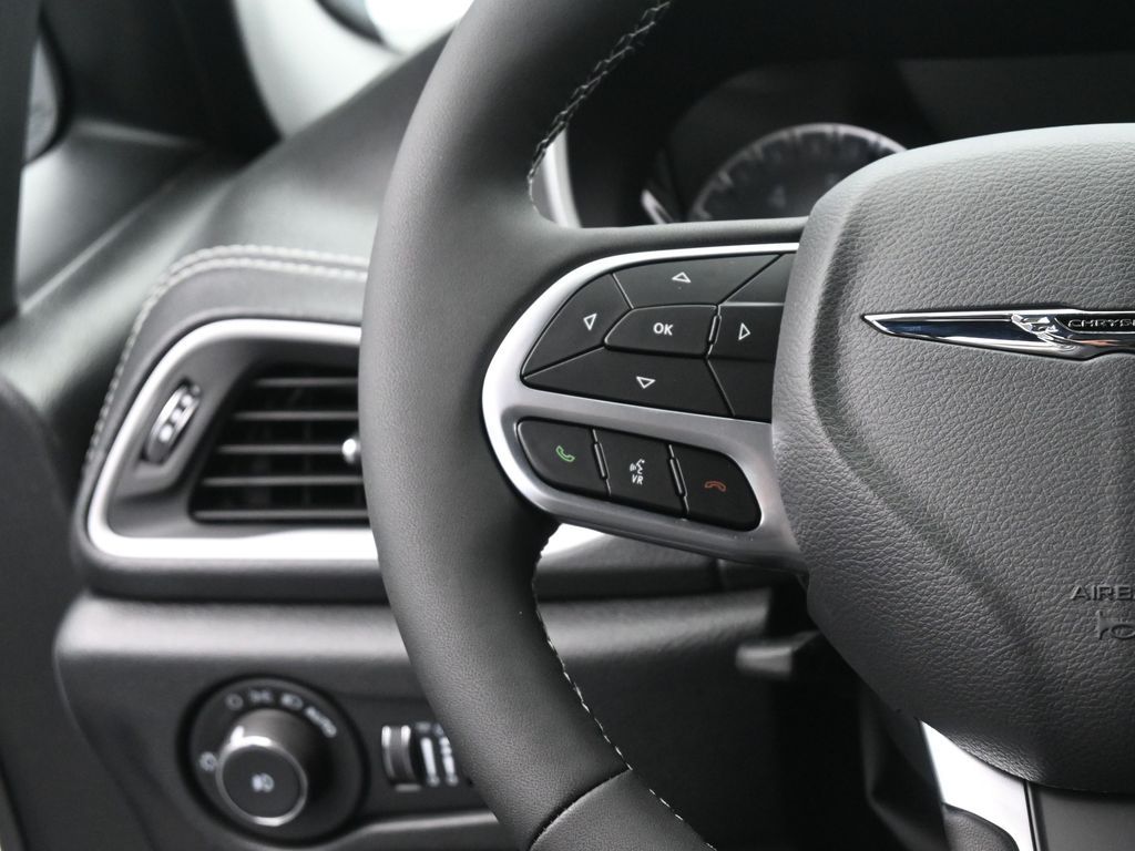 2026 Chrysler Pacifica Select - Photo 30