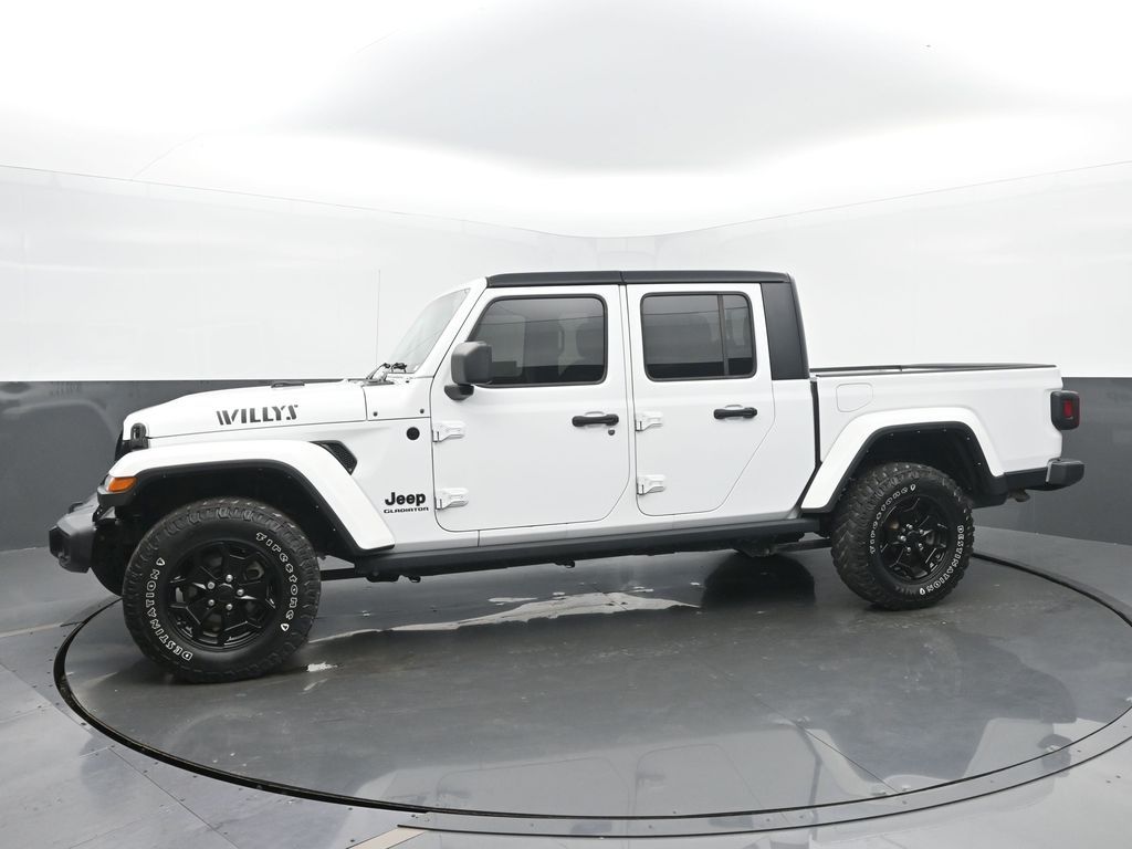 2021 Jeep Gladiator Willys photo 2