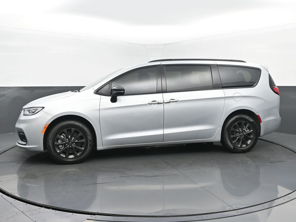 Used 2024 Chrysler Pacifica Touring L with VIN 2C4RC3BG9RR100076 for sale in Kokomo, IN