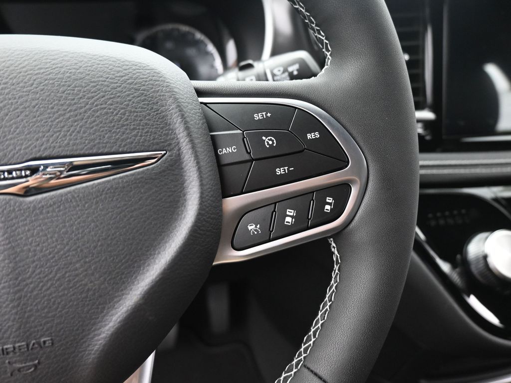 2026 Chrysler Pacifica Select - Photo 32