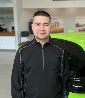 Staff member CHRIS HENN from ID_a7f18bfef4ca
