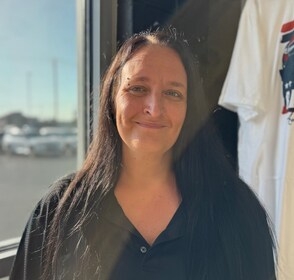 Staff member AMANDA WILLIAMS from ID_f3ff7d8ebc32