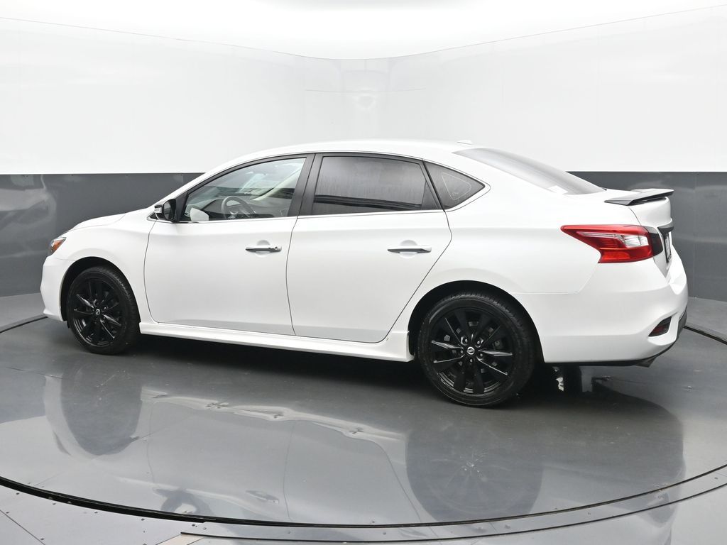 2017 Nissan Sentra SR photo 3
