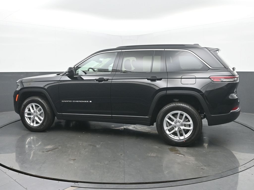 New 2026 Jeep Grand Cherokee Laredo Sport Utility