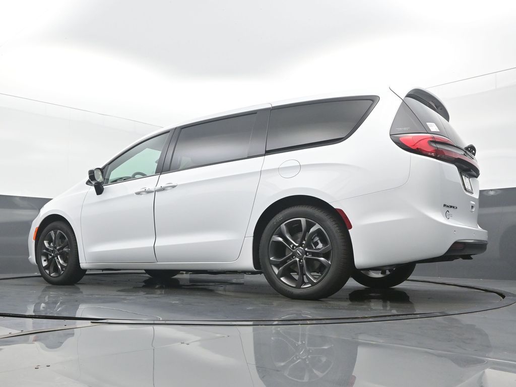 2026 Chrysler Pacifica Select - Photo 48