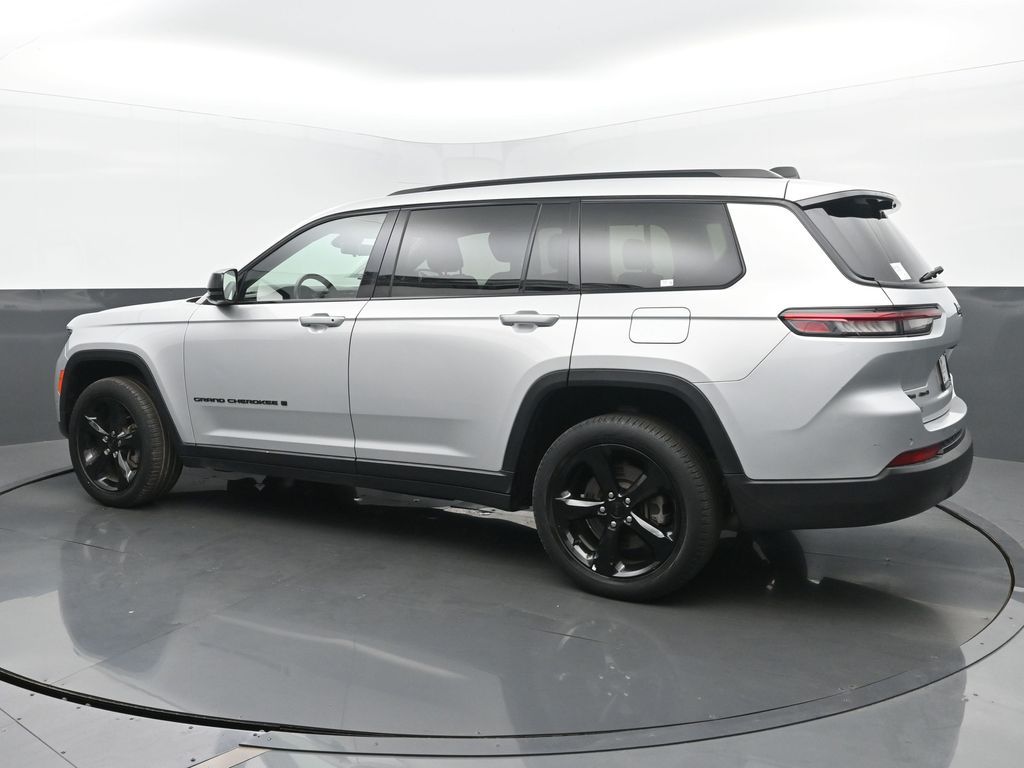 2022 Jeep Grand Cherokee Limited photo 3