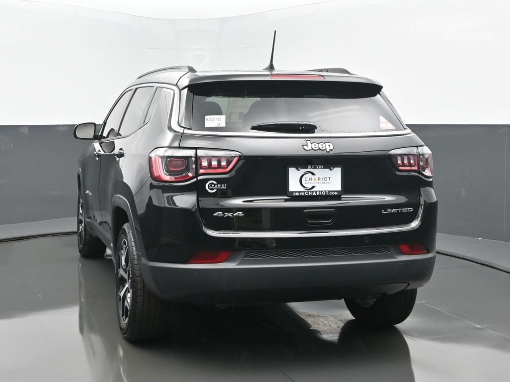 2025 Jeep Compass Limited photo 4