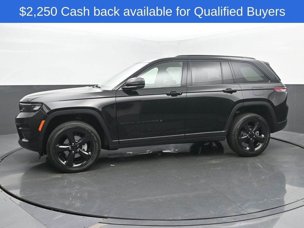 New 2025 Jeep Grand Cherokee Laredo Sport Utility