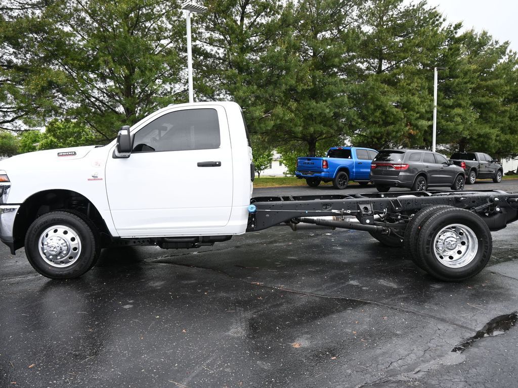 2025 Ram 3500 Tradesman photo 3