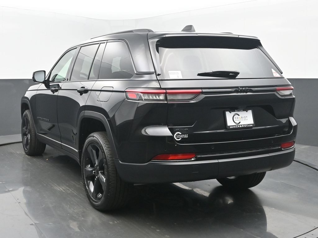 New 2025 Jeep Grand Cherokee Laredo Sport Utility