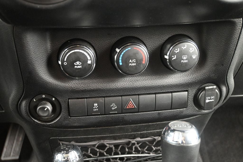2015 Jeep Wrangler Sport - Photo 28