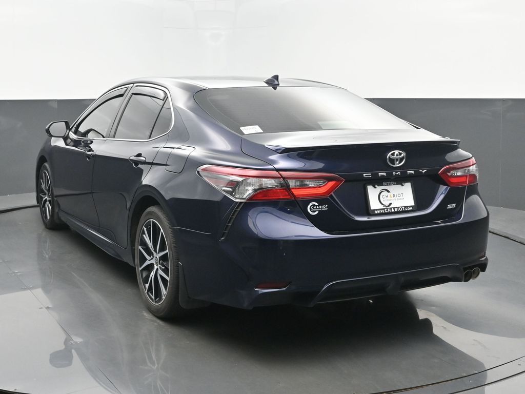 2022 Toyota Camry SE photo 4
